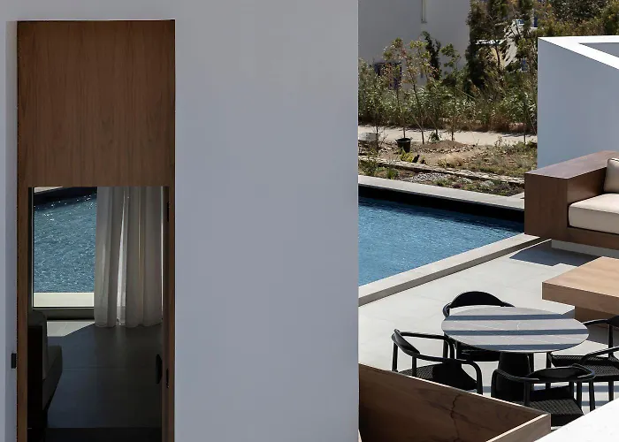 فيلة Pnoes Tínos